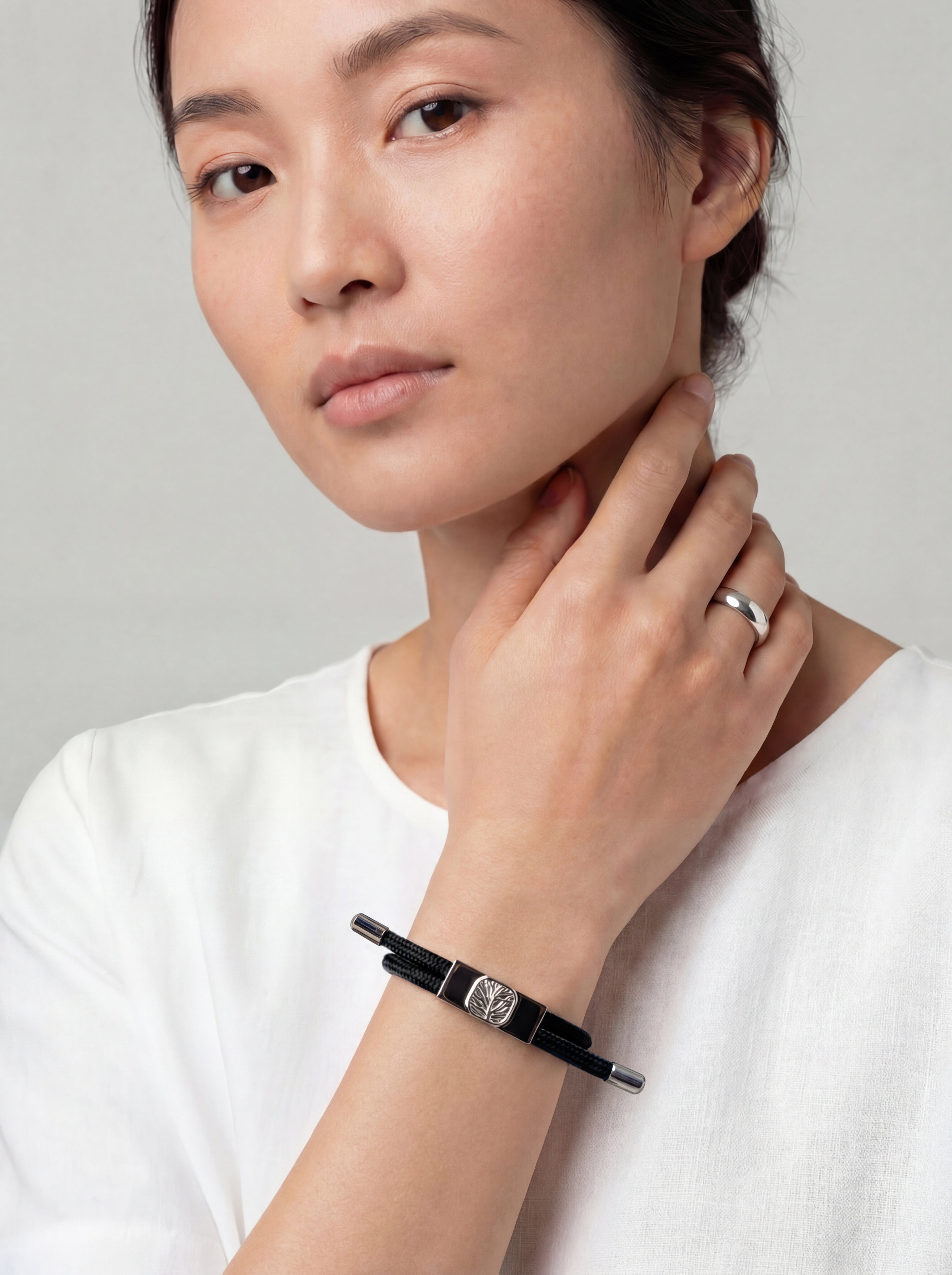 EarthBand Classic Black